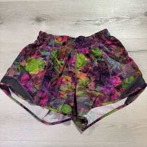 Lululemon Hotty Hot Low-Rise Lined Short Vivid Floral Tone Multi, Size 4